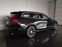 Gebraucht Volvo V60 Momentum 197 PS (144 kW) 2021 Schwarz metallic Kombi
