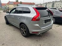 gebraucht Volvo XC60 D5 AWD Momentum R-Design Geartronic