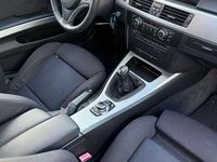 Gebraucht BMW 318 143 PS (105 kW) 2010 Kombi
