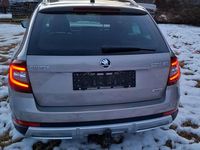 Gebraucht Skoda Octavia Scout 150 PS (110 kW) 2018 Beige Kombi