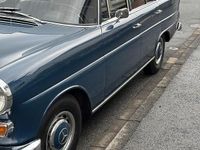 Gebraucht Mercedes 200 90 PS (66 kW) 1967 Blau Limousine