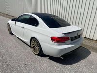 Gebraucht BMW 325 Performance 218 PS (160 kW) 2006 Weiß Coupé