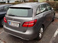 Gebraucht Mercedes B180 109 PS (80 kW) 2017 Grau Van / Kleinbus