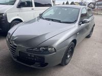 Gebraucht Alfa Romeo 147 Distinctive 116 PS (85 kW) 2005 Grau Kleinwagen