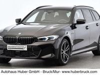 Gebraucht BMW 330e Efficient Dynamics 184 PS (135 kW) 2024 Saphirschwarz Kombi