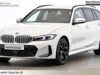 Gebraucht BMW 330e Efficient Dynamics 292 PS (214 kW) 2024 Weiß Kombi