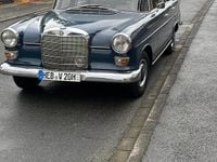 Gebraucht Mercedes 200 90 PS (66 kW) 1967 Blau Limousine