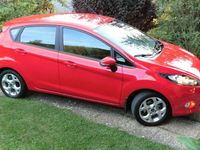 Gebraucht Ford Fiesta 60 PS (44 kW) 2012 Rot Limousine