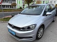 Gebraucht VW Touran 122 PS (89 kW) 2022 Silber Van / Kleinbus