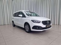 Gebraucht Mercedes T180 Style 131 PS (96 kW) 2024 Weiß Van / Kleinbus