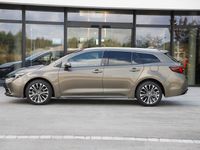 gebraucht Toyota Corolla Touring Sports Team Deutschland 2,0-l-VVT-i Hybrid mit stufenlosem Automatikget