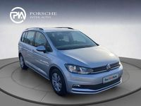 Gebraucht VW Touran 122 PS (89 kW) 2022 Silber  metallic Van / Kleinbus