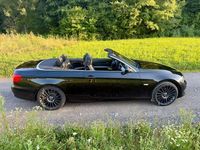 Gebraucht BMW 318 Cabriolet 143 PS (105 kW) 2011 Schwarz Cabrio