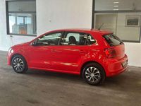 Gebraucht VW Polo Trendline 60 PS (44 kW) 2015 Rot Kleinwagen