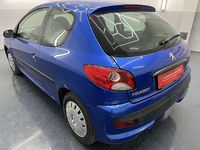 Gebraucht Peugeot 206 60 PS (44 kW) 2010 Blau Limousine