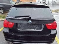 Gebraucht BMW 320 177 PS (130 kW) 2009 Schwarz Kombi