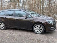 Gebraucht Opel Astra Edition 110 PS (80 kW) 2014 Braun Kombi