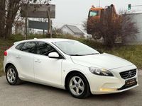 gebraucht Volvo V40 D2 Momentum|lückenloses Serviceheft|Zahnriemen ...