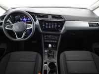 gebraucht VW Touran Comfortline BMT/Start-Stopp 1.5 TSI DSG Comfortline, 7-Sitzer, AHK, Navi, Kamera, Side, Winter, 3 J.-Garantie