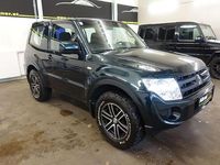 Gebraucht Mitsubishi Pajero Inform 200 PS (147 kW) 2014 Grün SUV
