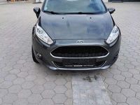 Gebraucht Ford Fiesta Trend 82 PS (60 kW) 2017 Grau Limousine