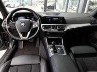 gebraucht BMW 330e Touring SPORTLINE 4x4 Aut. LASER LED / NAVI / LIVE COCKPIT PROF / AHV & 360° KAMERA / HEAD-UP / TEILLEDER / HK SOUNDSYSTEM