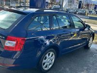 gebraucht Skoda Octavia Combi 1,6 TDI Active