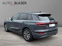 Gebraucht Audi Q6 e-tron Business 284 kW (387 PS) 2024 Hellgrau  metallic SUV