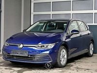 Gebraucht VW Golf Life 110 PS (80 kW) 2023 Blau Limousine