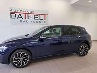 Gebraucht VW Golf VIII Life 110 PS (80 kW) 2022 Mittelblau  metallic Limousine