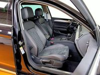 gebraucht VW Passat Variant Elegance 2,0 SCR TDI DSG Digit._AHK