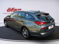gebraucht Hyundai i30 CW 1.5 DPI i-Line Fernlichtass.+DynLicht