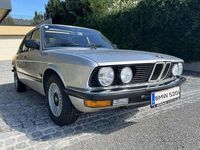 Gebraucht BMW 520 125 PS (91 kW) 1982 Silber Limousine