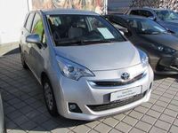 Gebraucht Toyota Verso-S Lounge 99 PS (72 kW) 2015 Silber Van / Kleinbus