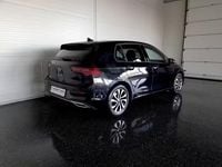 Gebraucht VW Golf VIII Active 150 PS (110 kW) 2022 Deepblackperleffekt Limousine