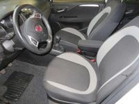 Gebraucht Fiat Punto Lounge 78 PS (57 kW) 2015 Weiß Kleinwagen