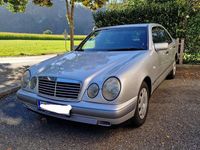Gebraucht Mercedes E200 Classic 136 PS (100 kW) 1996 Silber Limousine