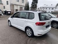 Gebraucht VW Touran 122 PS (89 kW) 2021 Weiß Van / Kleinbus