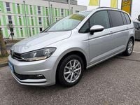 Gebraucht VW Touran 122 PS (89 kW) 2022 Silber Van / Kleinbus