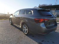 Gebraucht Toyota Avensis Active 143 PS (105 kW) 2019 Grau Kombi