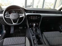 Gebraucht VW Passat Business 150 PS (110 kW) 2023 Blau Kombi