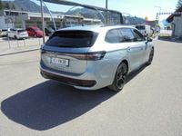 Gebraucht VW Passat R-line 150 PS (110 kW) 2024 Silber  metallic Kombi