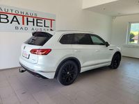 Gebraucht VW Touareg Elegance 381 PS (280 kW) 2023 Weiss  metallicperleffekt SUV