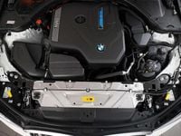 Gebraucht BMW 320e Efficient Dynamics 204 PS (150 kW) 2024 Weiß Limousine