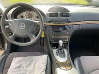 Gebraucht Mercedes E220 Classic 150 PS (110 kW) 2005 Grau Limousine