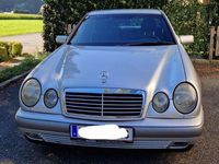 Gebraucht Mercedes E200 Classic 136 PS (100 kW) 1996 Silber Limousine