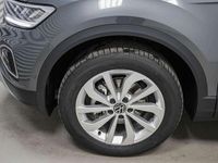 gebraucht VW T-Roc 15 TSI DSG Life Plus - LAGER 110 kW (150 PS) ...