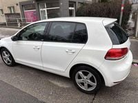Gebraucht VW Golf VII 105 PS (77 kW) 2012 Weiß Limousine