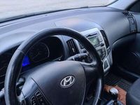 gebraucht Hyundai i30 CW 1,6 CRDi Europe Crossroad blue drive DPF