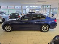 Gebraucht BMW 318 Advantage 150 PS (110 kW) 2016 Blau Limousine